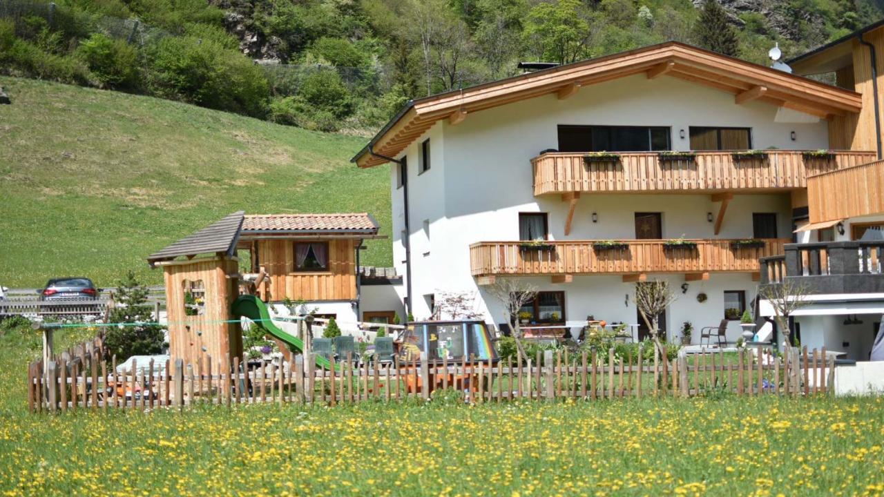 Gastehaus Haus Barbara Lägenhet Neustift im Stubaital Exteriör bild